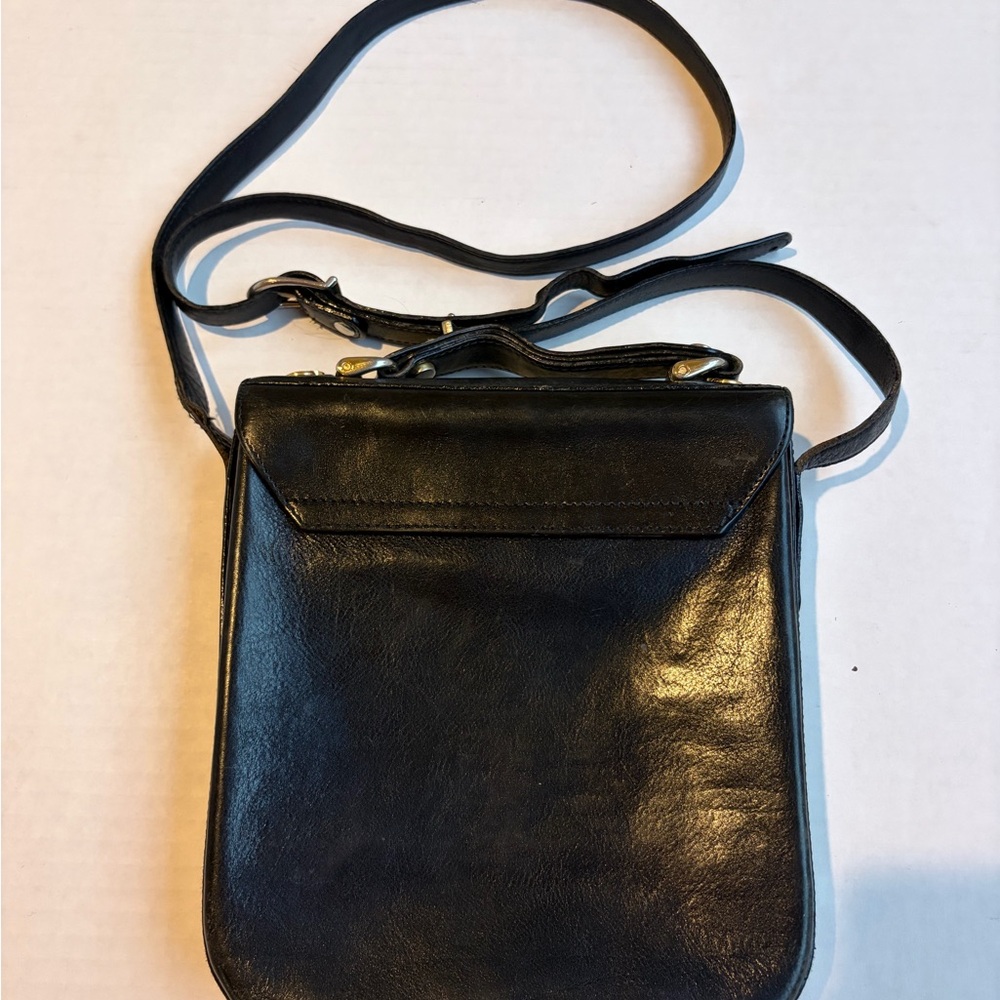 Vintage Oroton Black Leather Crossbody Bag with Gold-Tone Hardware Australia - Picture 2 of 8